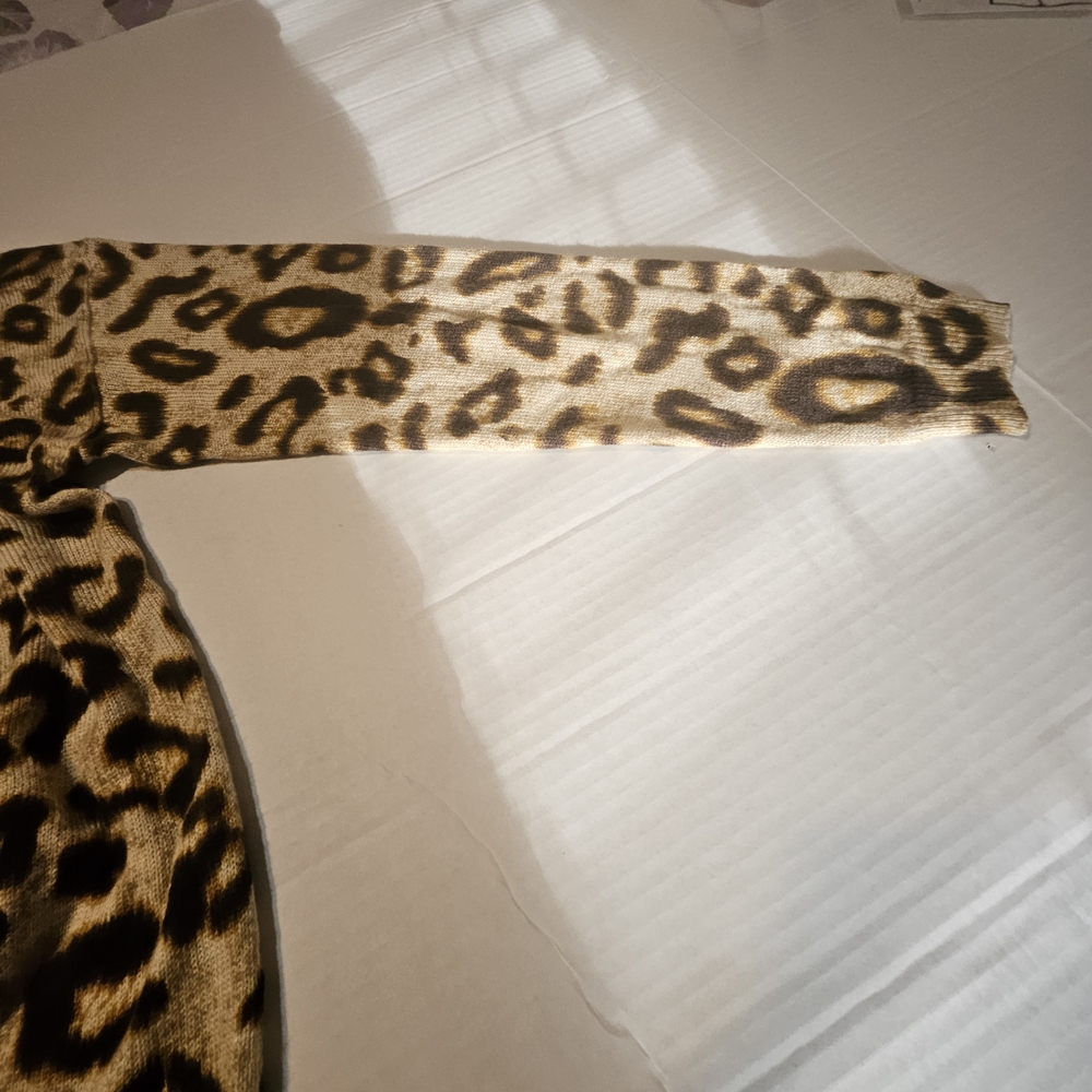 H&M Leopard Print Cardigan - Tan and Black - Picture 4 of 8